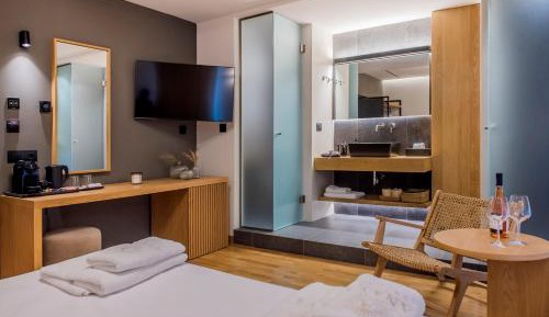 Queen Suite with Sea View
