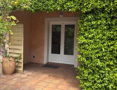 Studio with Sofa Bed