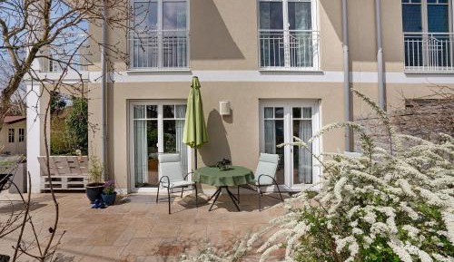 Superior One-Bedroom Apartment