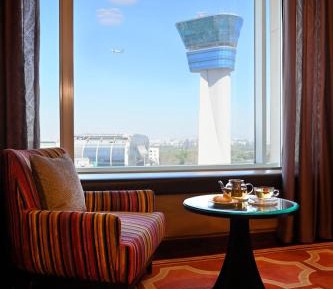 Taj Club Room City View King Bed with Breakfast, High-Tea & Evening Cocktail Hours