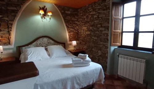 Queen Room with Spa Bath