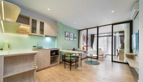 One-Bedroom Apartment with Balcony