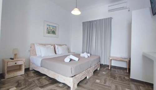 Junior Suite with Caldera View