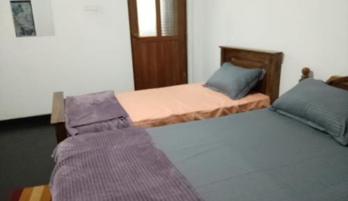 Economy Triple Room with Shared Bathroom
