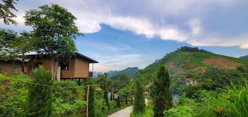 Suite with Mountain View
