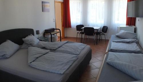 Quadruple Room with Private Bathroom