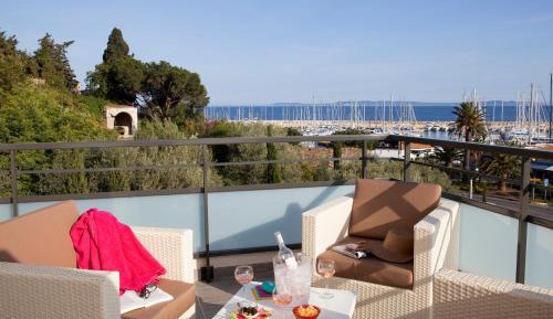 Deluxe Room with Seaview