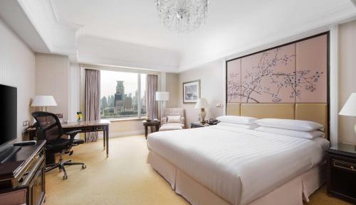 Deluxe Bund King Room