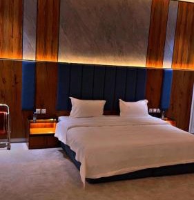 Queen Suite