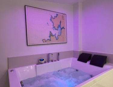 One-Bedroom Apartment with Spa Bath