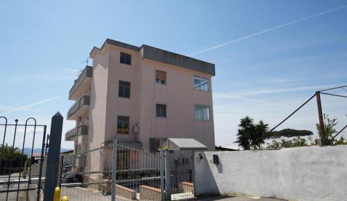 Two-Bedroom Deluxe Apartment with Garden View