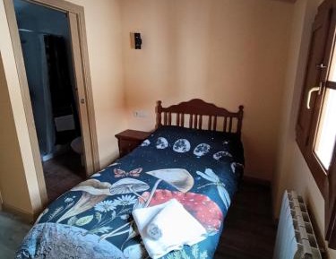 Single Room with Private Bathroom