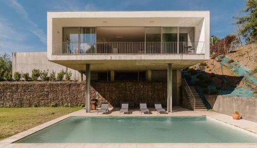 Villa with Garden View