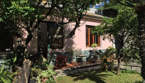 Apartment with Garden View
