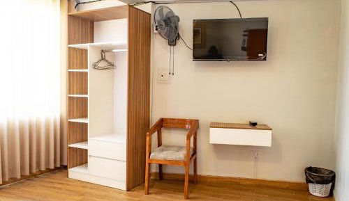 Standard Queen Room