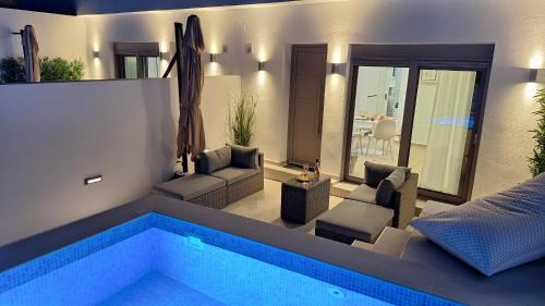 Deluxe One-Bedroom Apartment