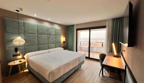 Deluxe Double or Twin Room with Sea View