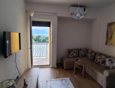 One-Bedroom Apartment with Bay View
