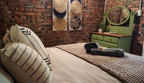 One-Bedroom Apartment with Garden View