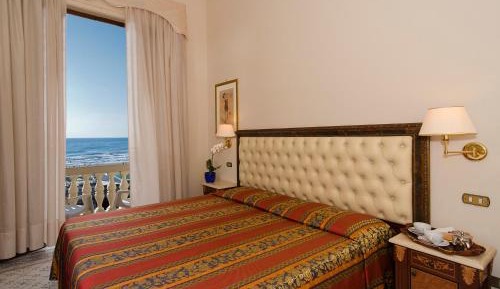 Double Room with Balcony and Sea View