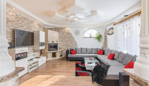 Four-Bedroom Holiday Home