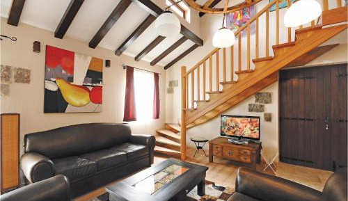 Three-Bedroom Holiday Home 