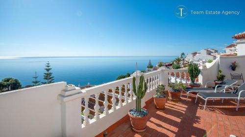Two-Bedroom Apartment with Terrace and Sea View