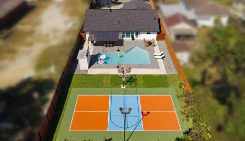 Four-Bedroom Holiday Home