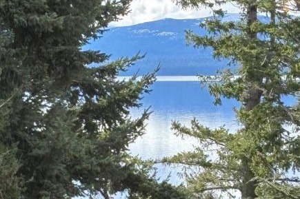 Apartment with Lake View