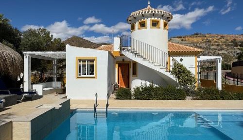 Villa with Garden View