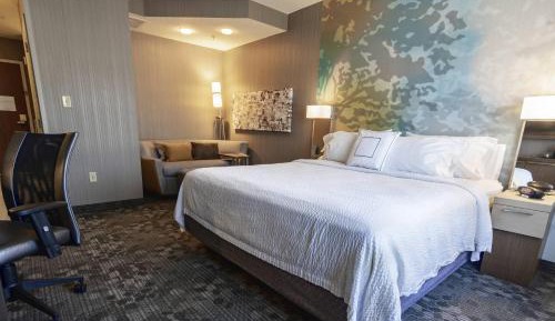 Deluxe King Room