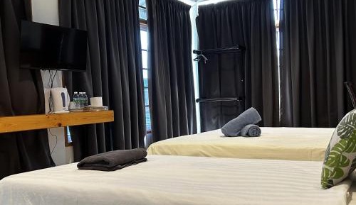 Deluxe Family Room