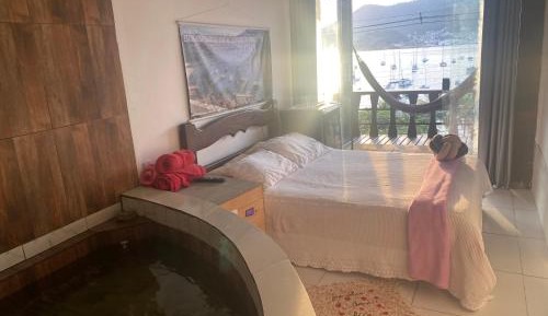 Suite with Hot Tub