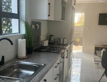 Apartment with Pool View 