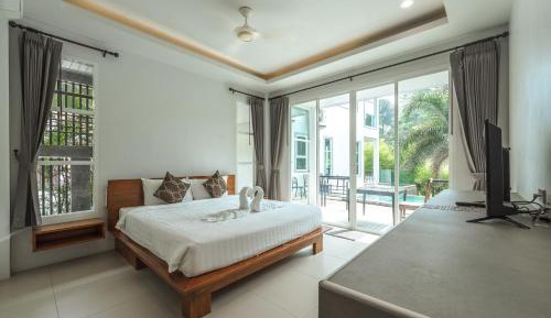 King Room with Pool View