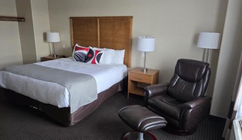 Deluxe King Suite