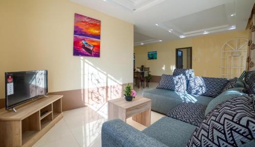 Two-Bedroom Deluxe Apartment