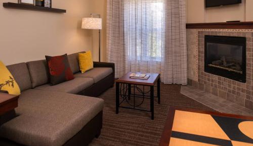 One-Bedroom King Suite with Sofa Bed and Fireplace