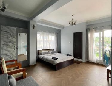 Queen Room with Balcony