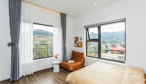Deluxe Room (2 Adults + 1 Child)