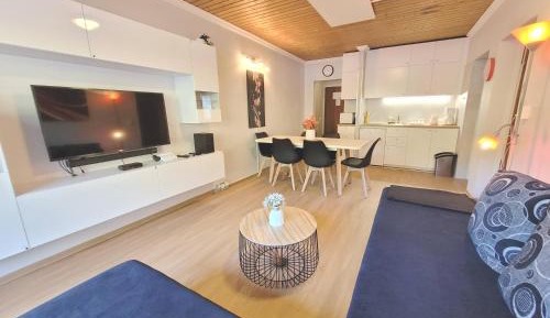 Apartment with Mountain View