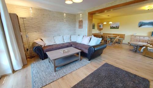 Apartment with Mountain View