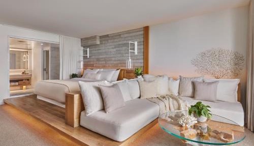 Junior Suite with Balcony