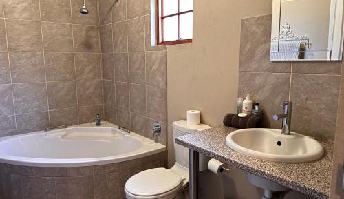 Deluxe Double Room (2 Adults + 1 Child)