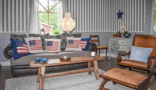One-Bedroom Holiday Home