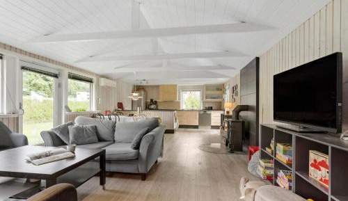 Three-Bedroom Holiday Home 