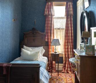 Single Room with Private Bathroom