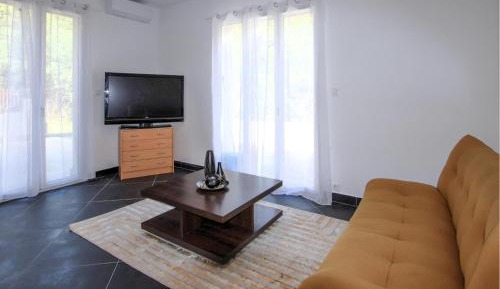 One-Bedroom Vacation Home