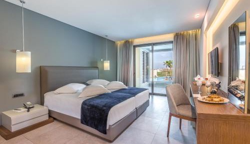 Two Bedrooms Swim-up with Sharing Pool 