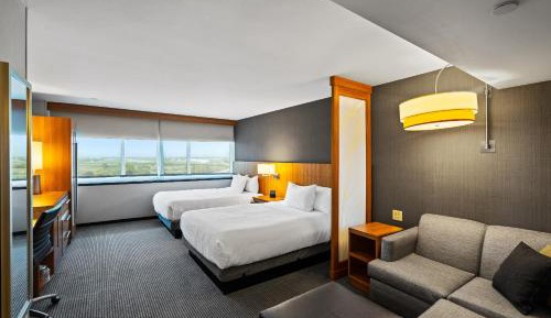 Queen Room with Two Queen Beds and Roll-In Shower - Disability Access